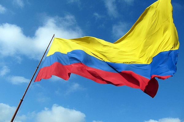 1. Флаг какой страны изображен на этом фото?