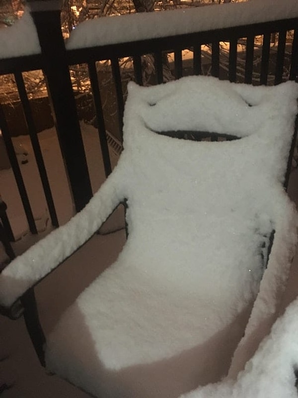 6. Зимой ваше любимое садовое кресло вроде бы уже и не ваше вовсе...