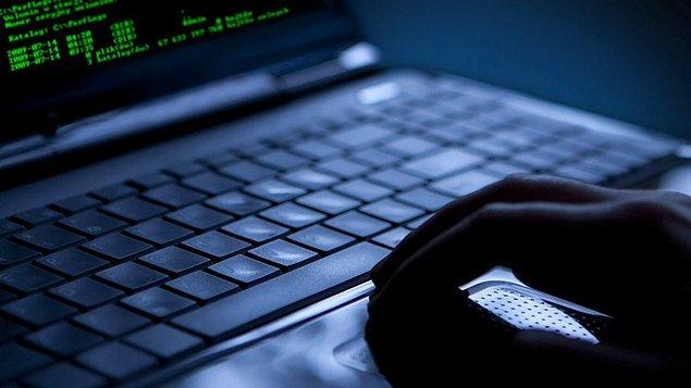 Etik hackerlık diğer adıyla 'beyaz hacker'lar hâlihazırda birçok şirketin bünyesinde ve bazı devlet kurumlarında çalışıyor.