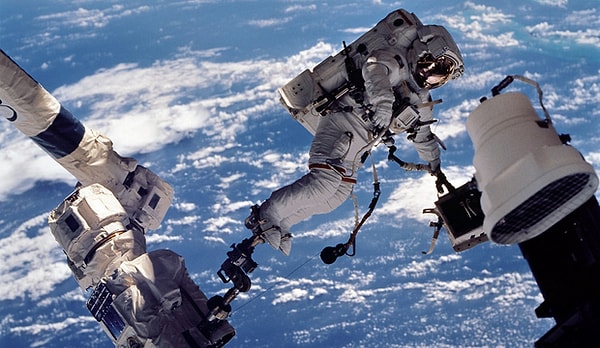 4. Общественное развитие, направленное от менее совершенного к более совершенному - это: