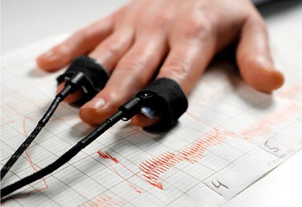 7. Преднамеренное возведение заведомо неправильных представлений в истину: