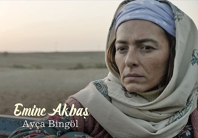 Annesi Emine rolünde Ayça Bingöl,