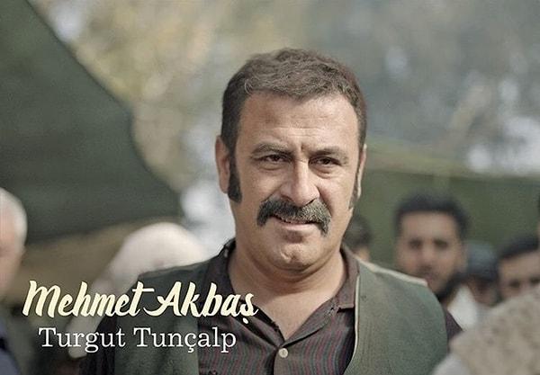 Babası Mehmet rolünde Turgut Tunçalp,
