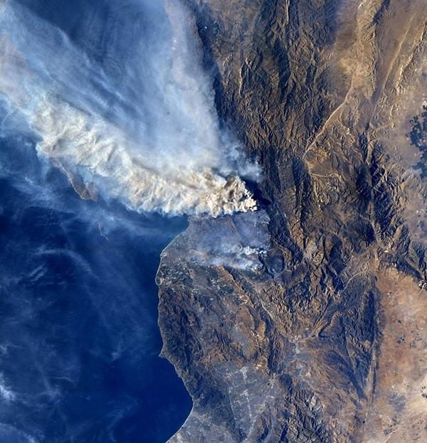 15. Kaliforniya'daki yangın uzaydan işte böyle görüntülendi.