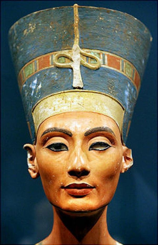 Tutankhamun'un Üvey Annesi "Nefertiti"