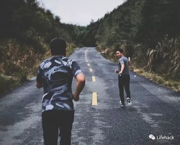 Отец и сын начали заниматься ходьбой и бегом...