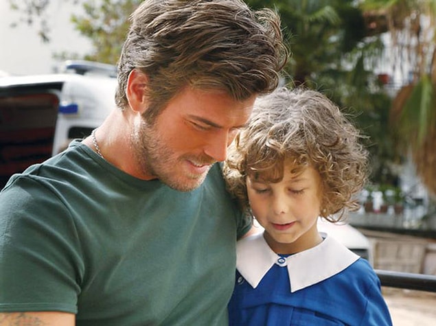 Tatlıtuğ şu sıralar "Hadi Be Oğlum" filminde rol alarak Kelebeğin Rüyası'ndan 5 yıl sonra yeniden sinemaya dönmüştü.