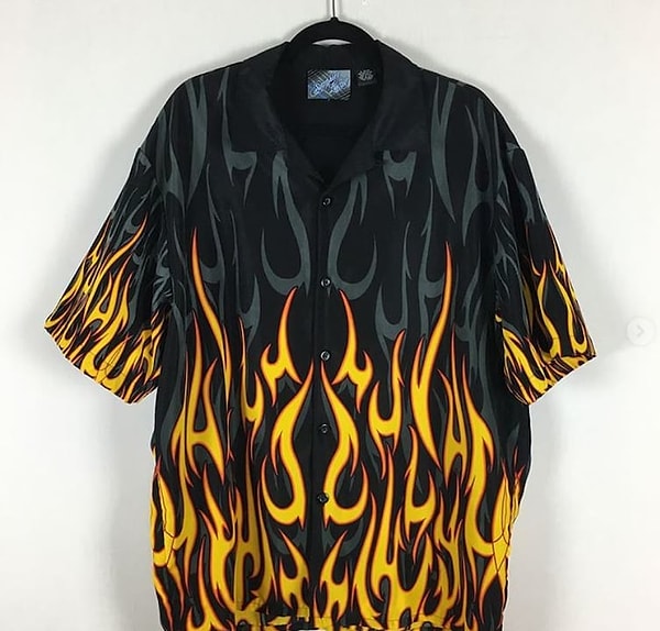 7. Футболки с языками пламени