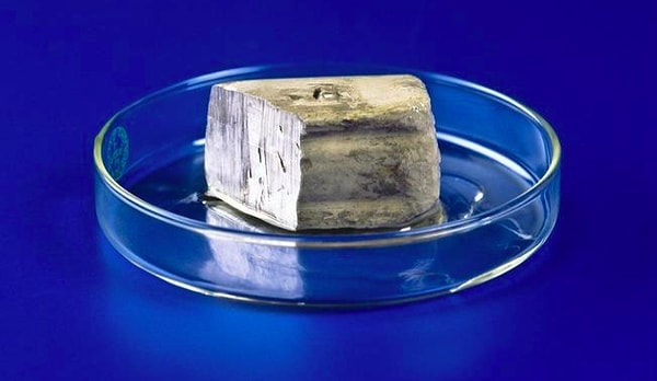 3. Щелочные металлы, такие как натрий...