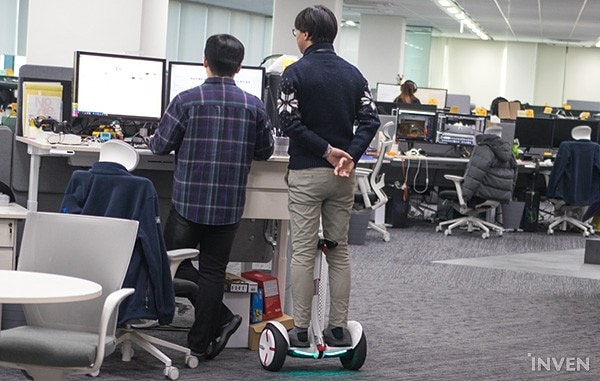 16. Her teknoloji şirketinde olduğu gibi, PUBG ofisinde de ulaşım tekerlekli araçlarla yapılıyor.