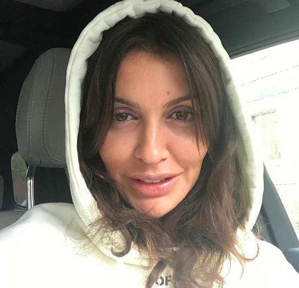 4. Алисе выдали письменное предупреждение от командира самолета, в котором говорилось, что если женщина не перестанет нарушать правила, то ее снимут с рейса.