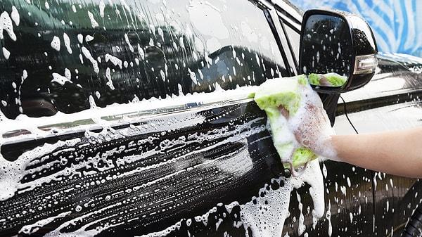 12. Arabanızı servise ya da yıkamaya vermeden önce dört bir yanından ayrıntılı fotoğrafını çekin.