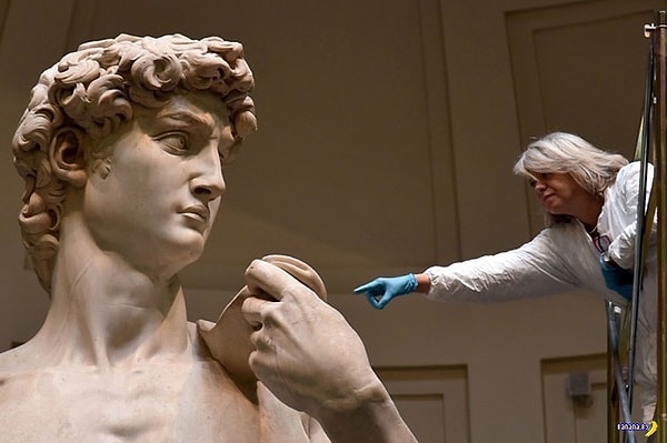 Оригинал находится в Академии изящных искусств Флоренции.