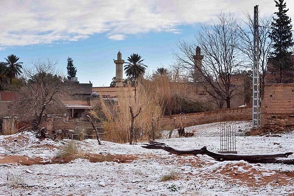 На севере Сахары на высоте 1000 метров над уровнем моря находится место, известное под названием " Ворота в пустыню".