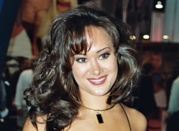 3. Азия Каррера