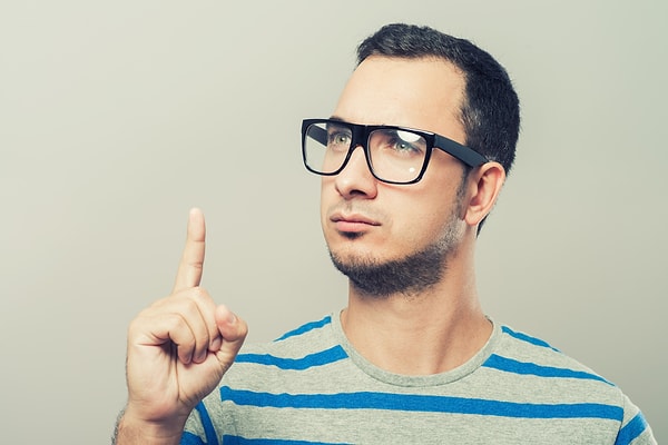 3. Что можно встретить один раз в минуте, два раза в моменте и ни разу в тысяче лет?