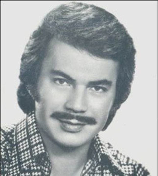 Orhan Gencebay - Bir Teselli Ver