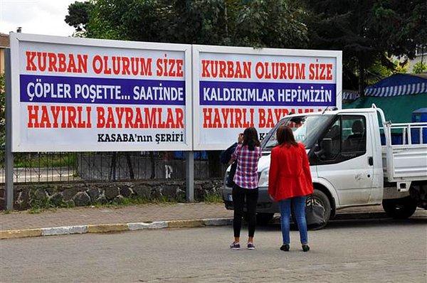 Bıçakçıoğlu, 4 yıl önce de reklam panolarına astırdığı afişle gündeme gelmişti.