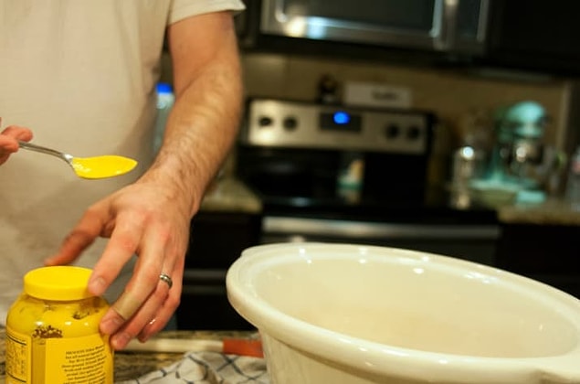 10. Sos ya da sulu yemek pişirirken fıstık ezmesi ya da hardal kullanabilirsiniz. Bu yemeğin kıvamını ve aromasını çoğaltacaktır.