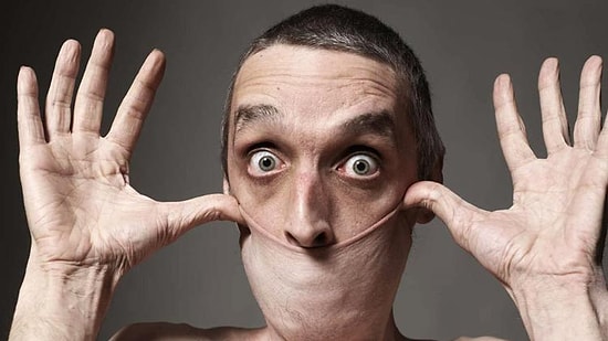 Язык жабы и лебединая шея: 12 людей с самыми большими и необычными частями тела