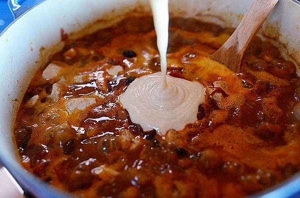 17. Sulu yemeklerinize biraz kıvam katmak için yufka kırıntıları ya da çok az mısır unu kavurup ekleyebilirsiniz.