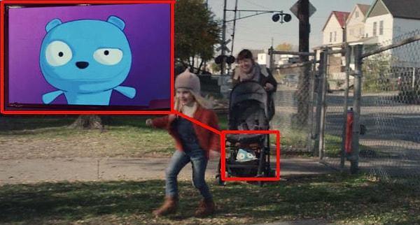 9. "Arkangel" bölümünde Sara'nın bebek arabasındaki yemek çantasının üzerinde 2. sezon  "The Waldo Moment" bölümünün karakteri olan Waldo'nun resmini görebilmeniz mümkün.