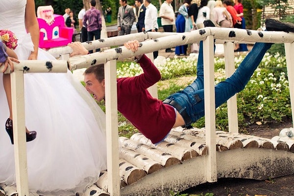 4. "Дай укушу!"