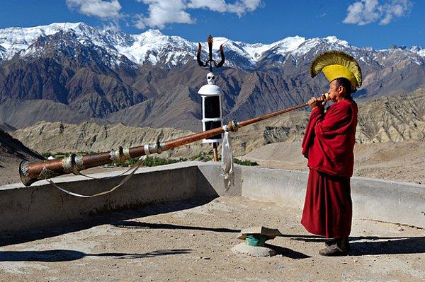 13. "Çin tarafından hala asimile edilmekte olan ve yavaş yavaş kültürleri çalınan Tibet hakkında en son ne zaman bir tartışma duydunuz?"