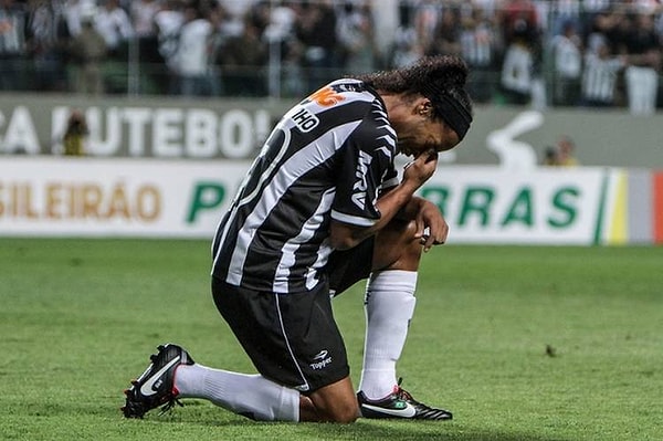 Milan kariyerinin ardından Atletico Mineiro, Flamego, Queretaro ve son olarak Fluminense forması giydi.