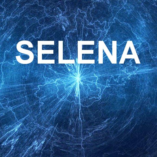 Selena!