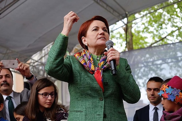 Akşener dün gece sosyal medya hesabından güncel siyasi gelişmelere ve Afrin operasyonuna ilişkin bir dizi açıklama yaptı.