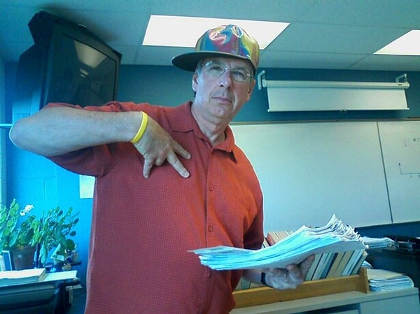 6. Когда препод по физике кепку одолжил.