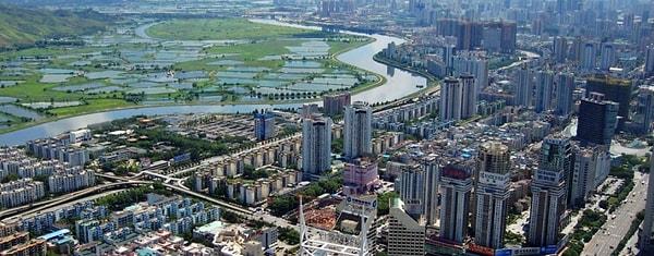 1. Shenzhen 12 Milyon Nüfuslu Büyük Bir Şehir