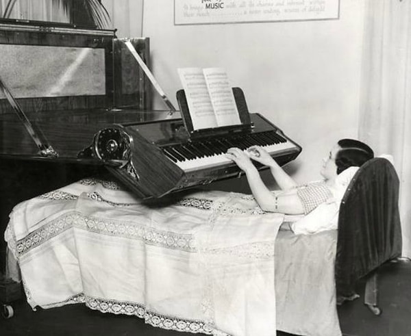 7. Прикроватное пианино