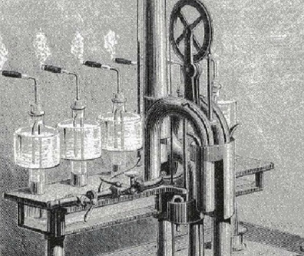 12. Машина для курения Паренти, предназначенная для распространения любимого всеми в те временя запаха сигарет