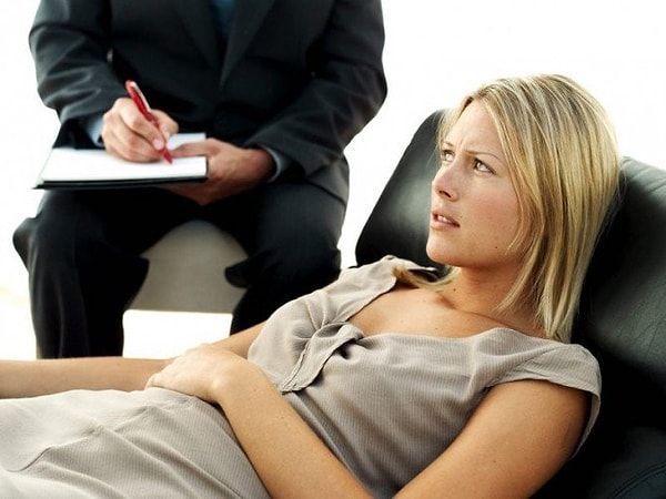 6. Особенностью нервной системы высоких, худеньких, грациозных, с тонкими чертами лица, является чрезмерная ранимость личности, уязвимость и легко истощаемая психика. Поэтому среди диспластиков много неврастеников или просто невротиков.