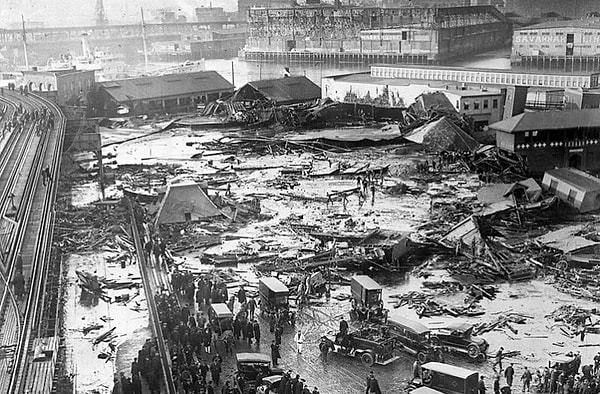 5. В 1919 году в Бостоне из-за аномальной жары разорвалась цистерна с 8706447,103 л патоки, которая затопила улицы, убив 21 человека и ранив 150