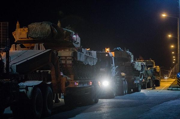Öte yandan tanklar Kilis’in Öncüpınar Sınır Kapısı üzerinden Suriye’ye geçiş yaptı.