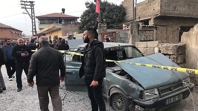 Bölgeye sevk edilen polis ekipleri çevrede güvenlik önlemleri aldı.