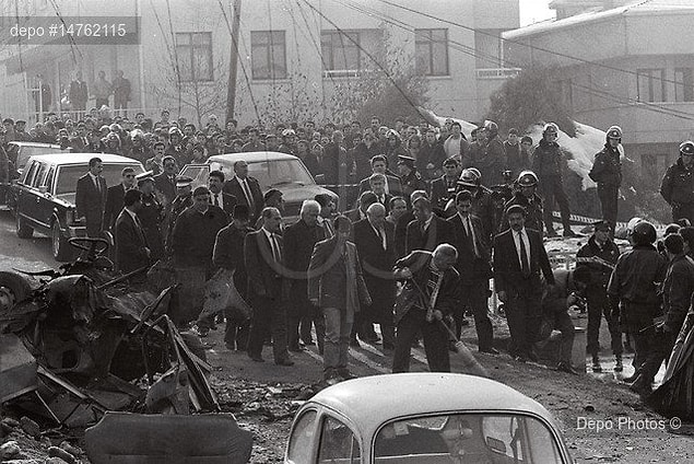 1963: Çatalca'da kara saplanan trenle ilgili haber yapmak için gazetelerinden ayrılan Hürriyet gazetesi yazarı Yüksel Kasapbaşı, foto muhabiri Abidin Behpur ve aracın sürücüsü Yüksel Öztürk donarak öldü.