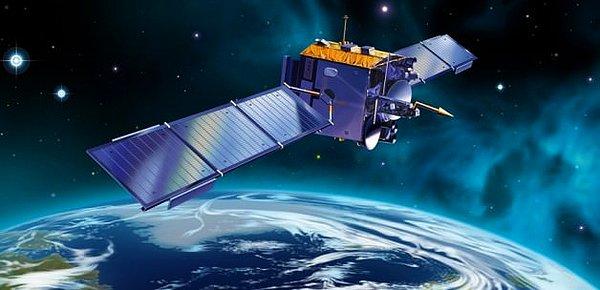 1994: Türkiye'nin ilk haberleşme uydusu Türksat 1A fırlatıldı.