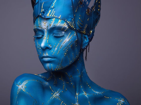 У вашей внутренней бессознательной тени синий цвет!