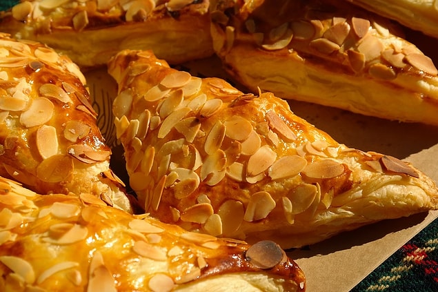 Ballı börek