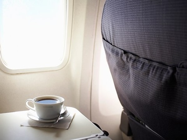 И не только чай. Кофе тоже пить нежелательно.