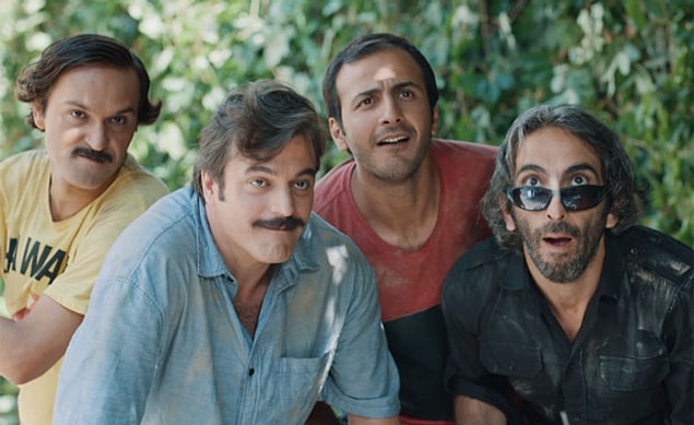 Ama onu en çok Geniş Aile dizisinde canlandırdığı hiç de o kadar koyu ve kötü olmayan Koyu Bilal karakteriyle sevdik.