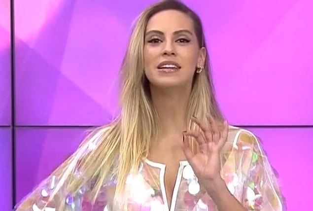 20. Demet Akalın Dilay Korkmaz'la da twitter üzerinden kavga etti.