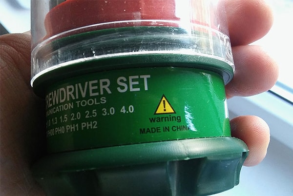 13. "Осторожно! Сделано в Китае". Спасибо за предупреждение :)