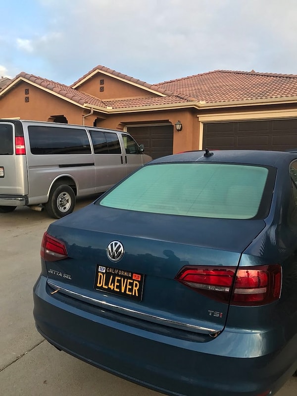 3. Девушка рассказала диспетчеру, что ее и ее 12 сестер и братьев держат на цепи и морят голодом, что у нее есть фото, которые могут это доказать.