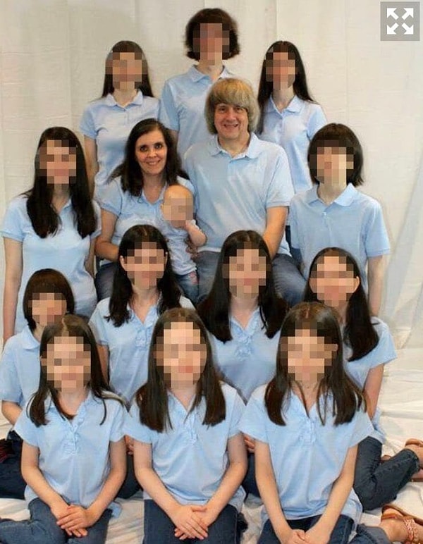 12. Пока еще рано говорить о том, как дети отреагируют на перемены в их жизни. Всем им сейчас дают витамины, антибиотики и оказывают другую необходимую медицинскую помощь. Все еще не понятно, в каком психологическом состоянии они находятся.