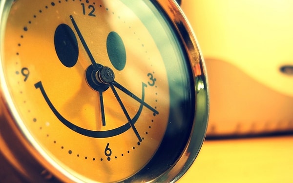 5. Часы показывают без четверти двенадцать. Какое время они будут показывать, если поменять местами минутную и секундную стрелки?